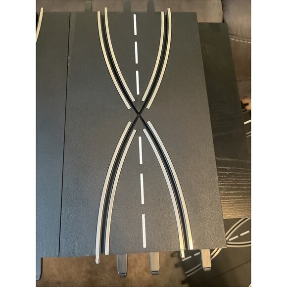 Carrera GO 1/43 2 x Crossover Slot Car Tracks - Picture 3 of 4